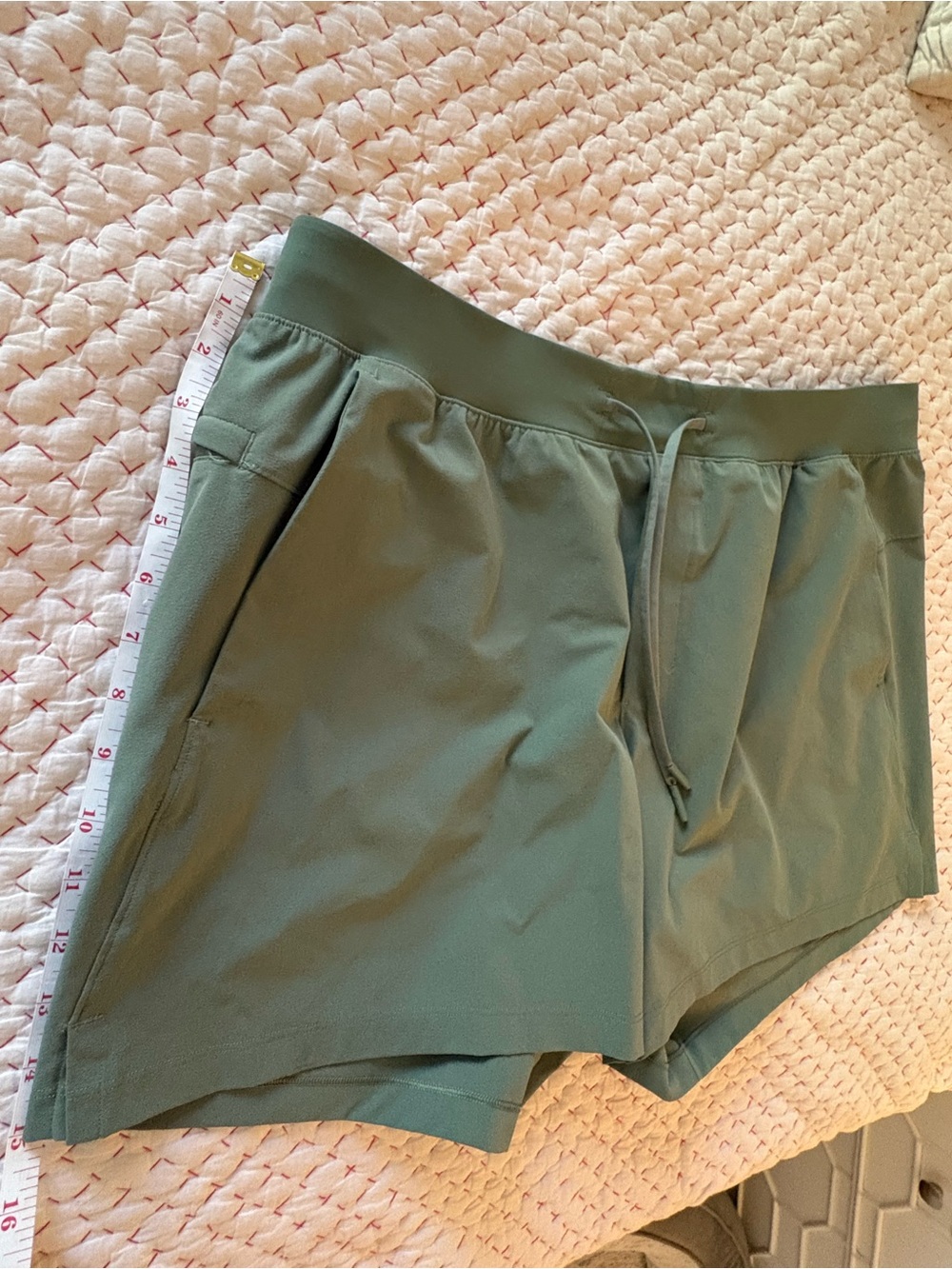 🫒🫒🫒Men’s Lululemon athletica Olive Green Drawstring Workout Shorts XL - Picture 6 of 6